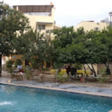 Hotel Saroj Sāgar מראה חיצוני תמונה