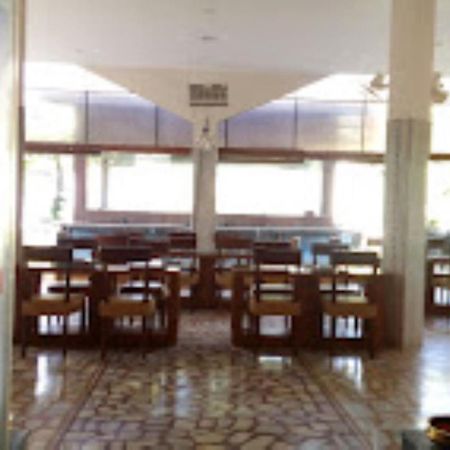 Hotel Saroj Sāgar מראה חיצוני תמונה