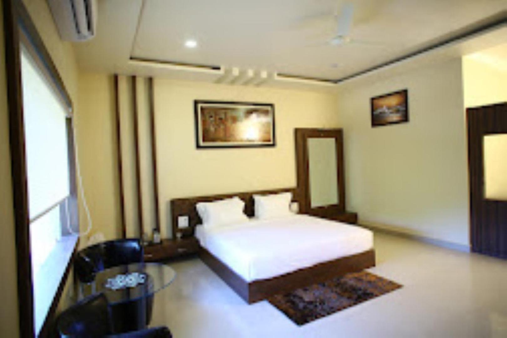 Hotel Saroj Sāgar מראה חיצוני תמונה