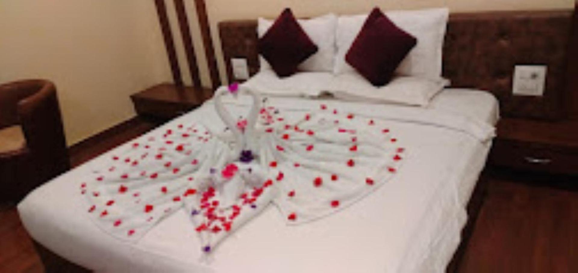 Hotel Saroj Sāgar מראה חיצוני תמונה