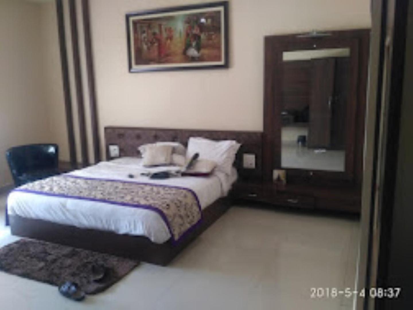 Hotel Saroj Sāgar מראה חיצוני תמונה